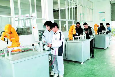 皖西经济技术学校：淮畔职教明珠展新姿(图5)